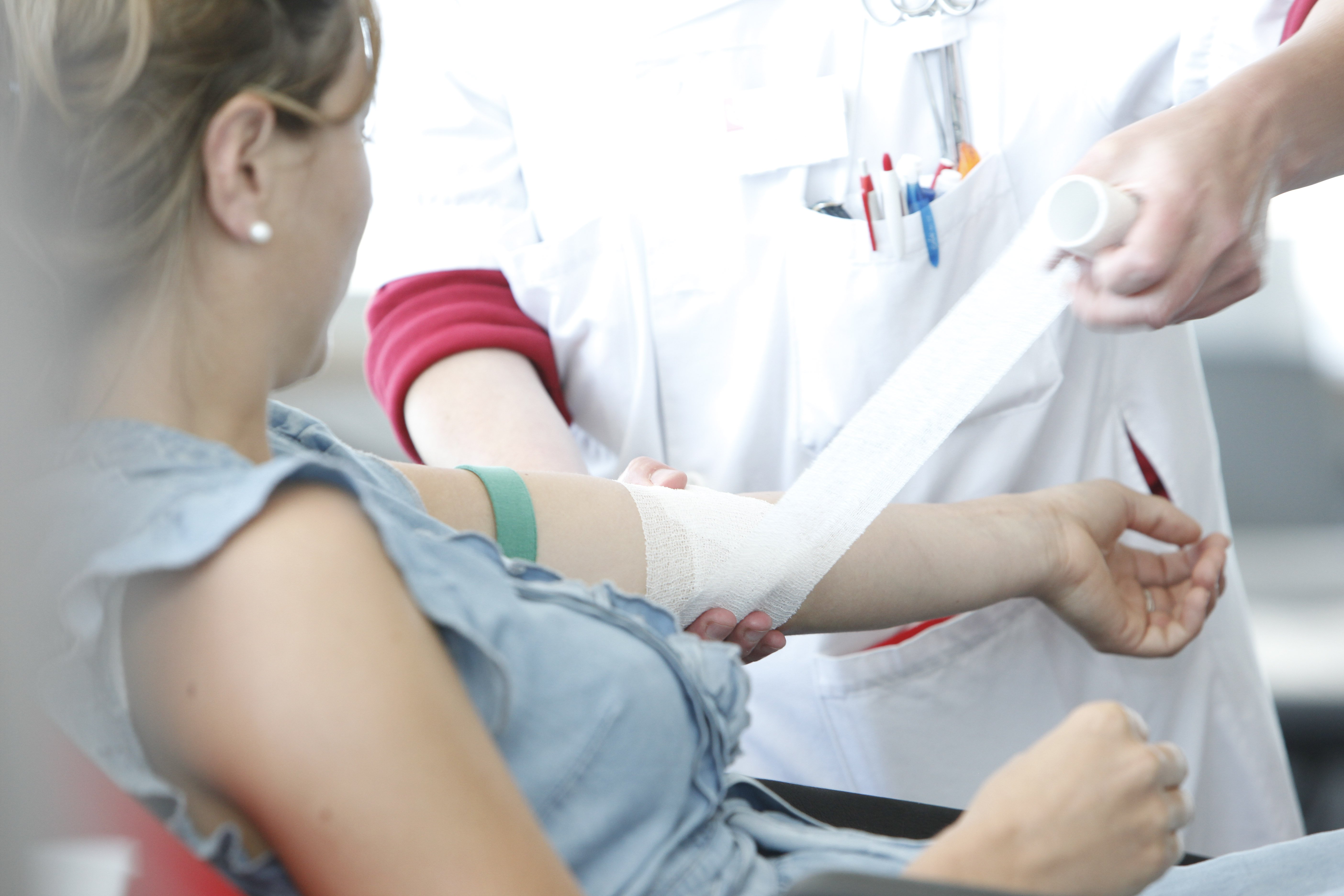 Verband nach der Blutspende